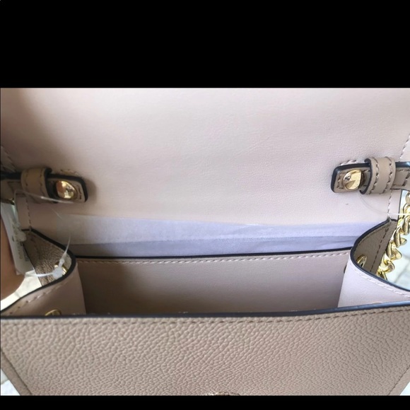 Gaby’sBags👜💕- NWT Michael Kors Crossbody🌸 - Picture 3 of 3